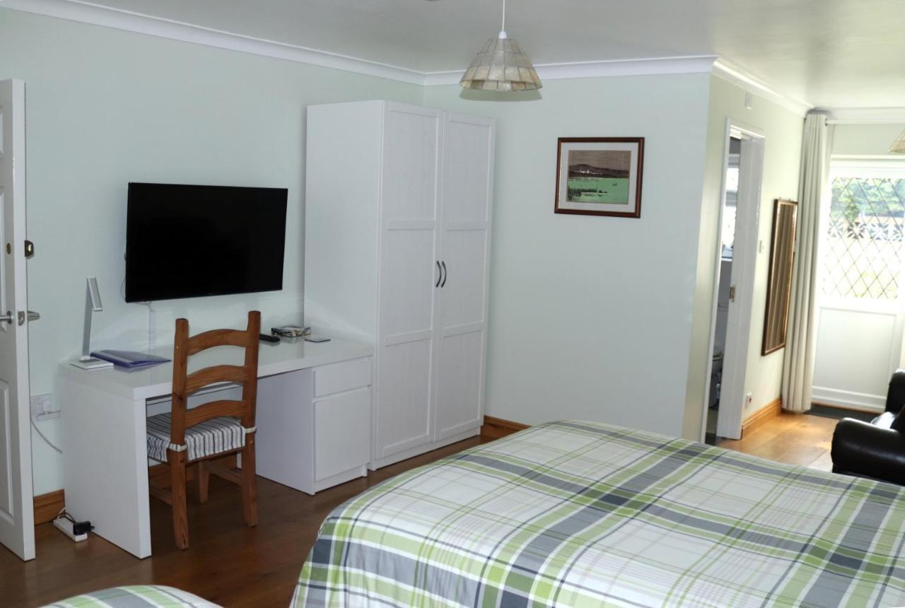 スウィンドン Highworth House Bed & Breakfast エクステリア 写真