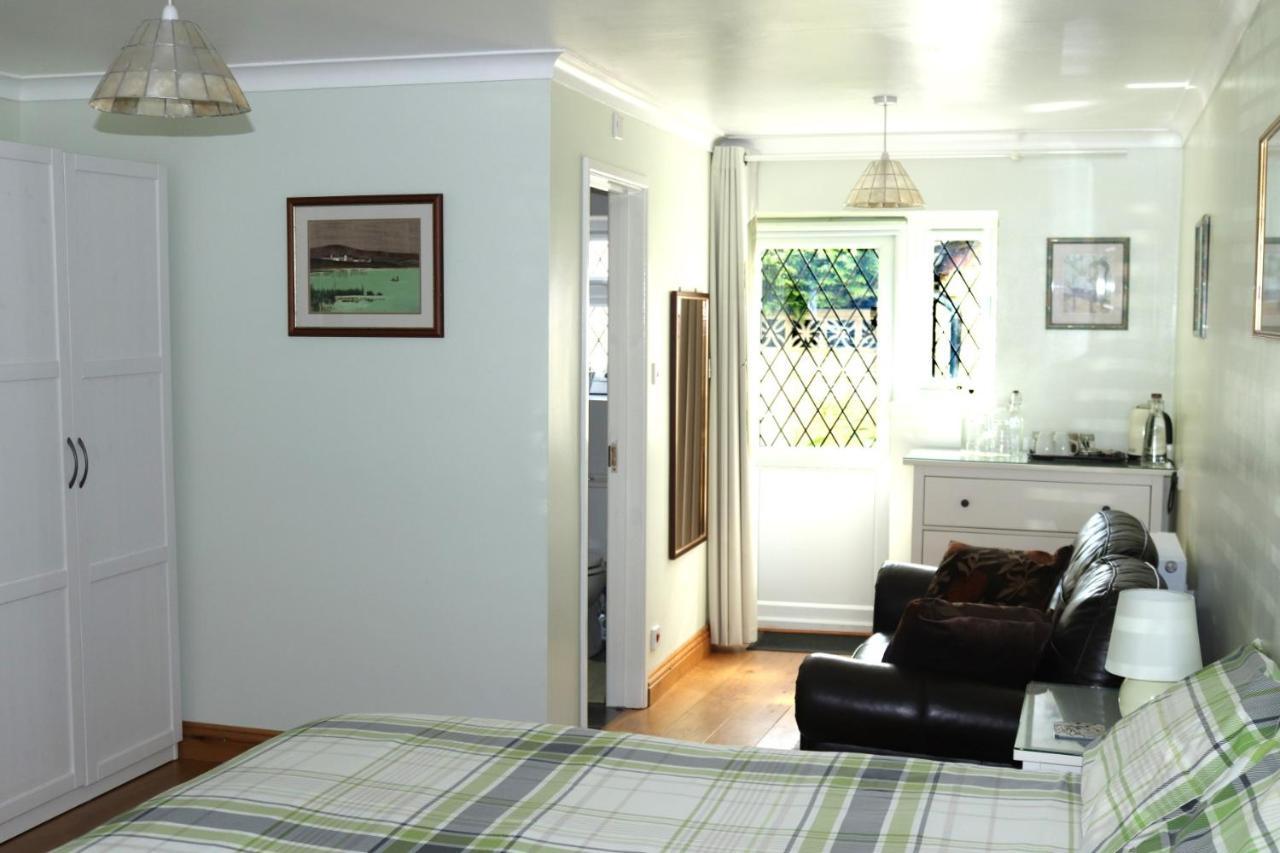 スウィンドン Highworth House Bed & Breakfast エクステリア 写真