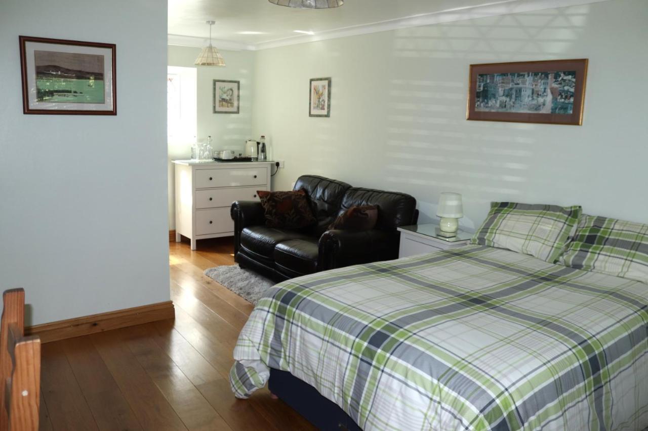 スウィンドン Highworth House Bed & Breakfast エクステリア 写真