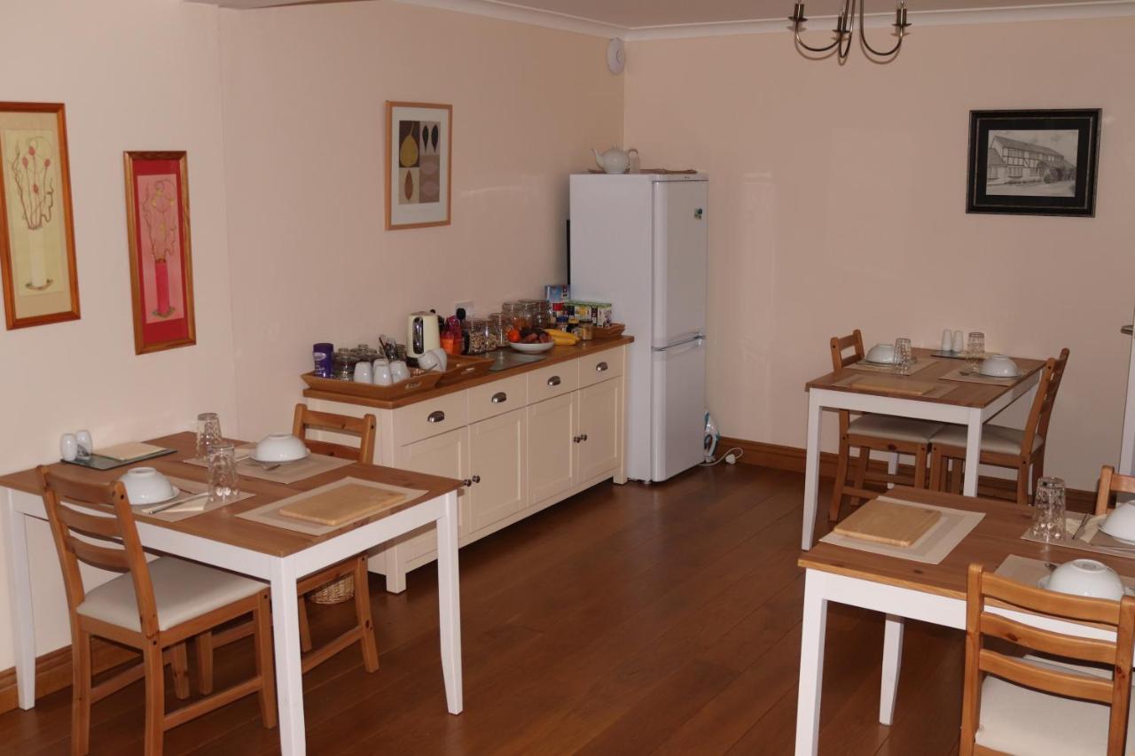 スウィンドン Highworth House Bed & Breakfast エクステリア 写真