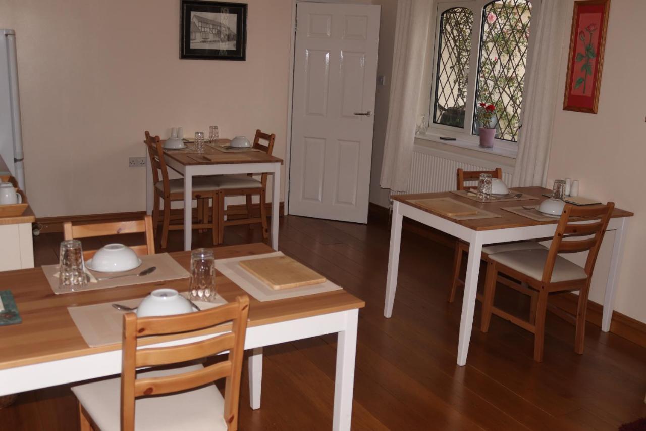 スウィンドン Highworth House Bed & Breakfast エクステリア 写真