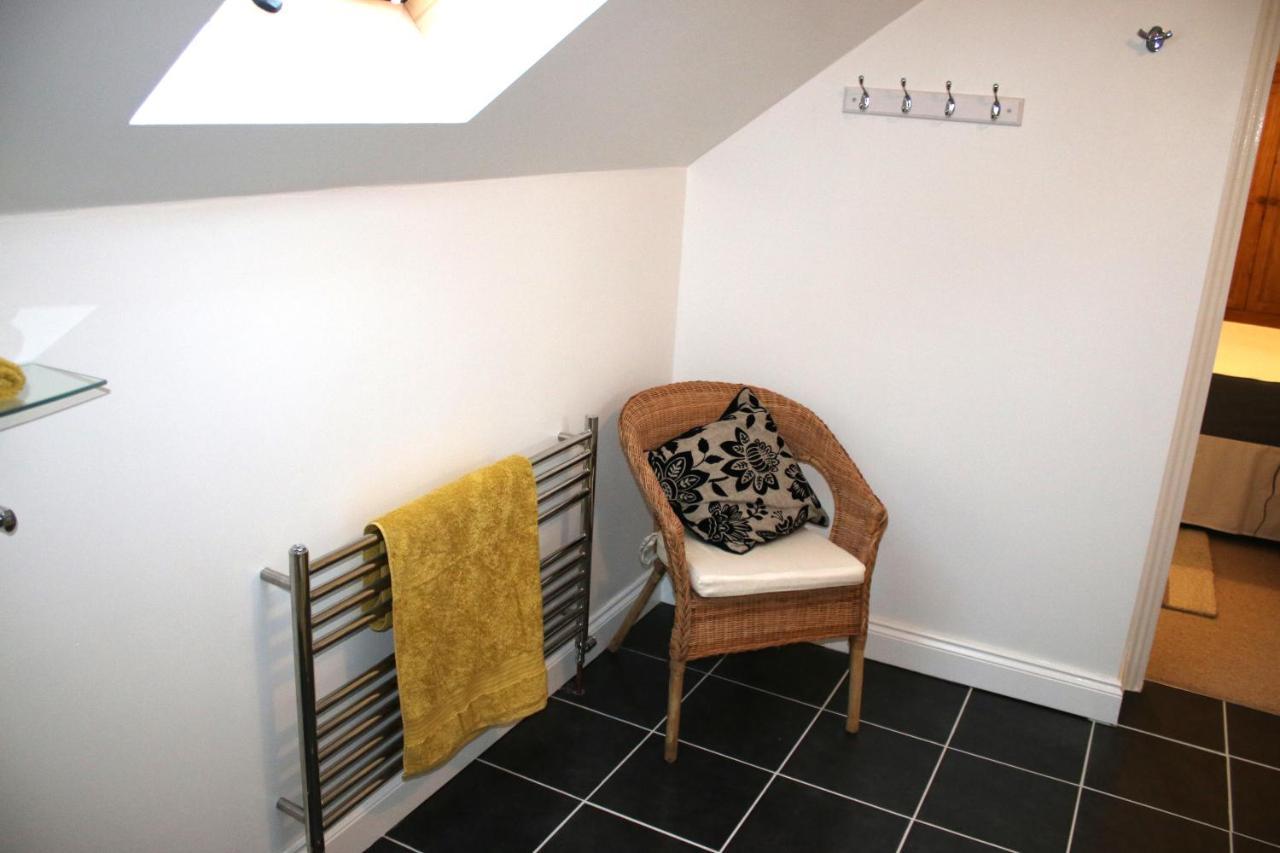 スウィンドン Highworth House Bed & Breakfast エクステリア 写真