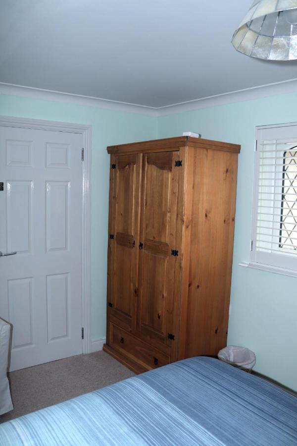 スウィンドン Highworth House Bed & Breakfast エクステリア 写真