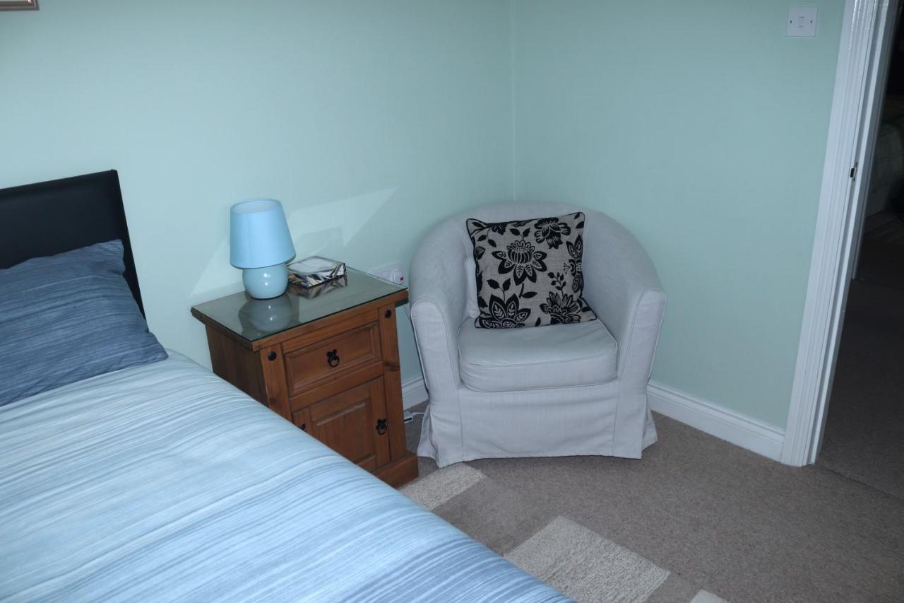 スウィンドン Highworth House Bed & Breakfast エクステリア 写真