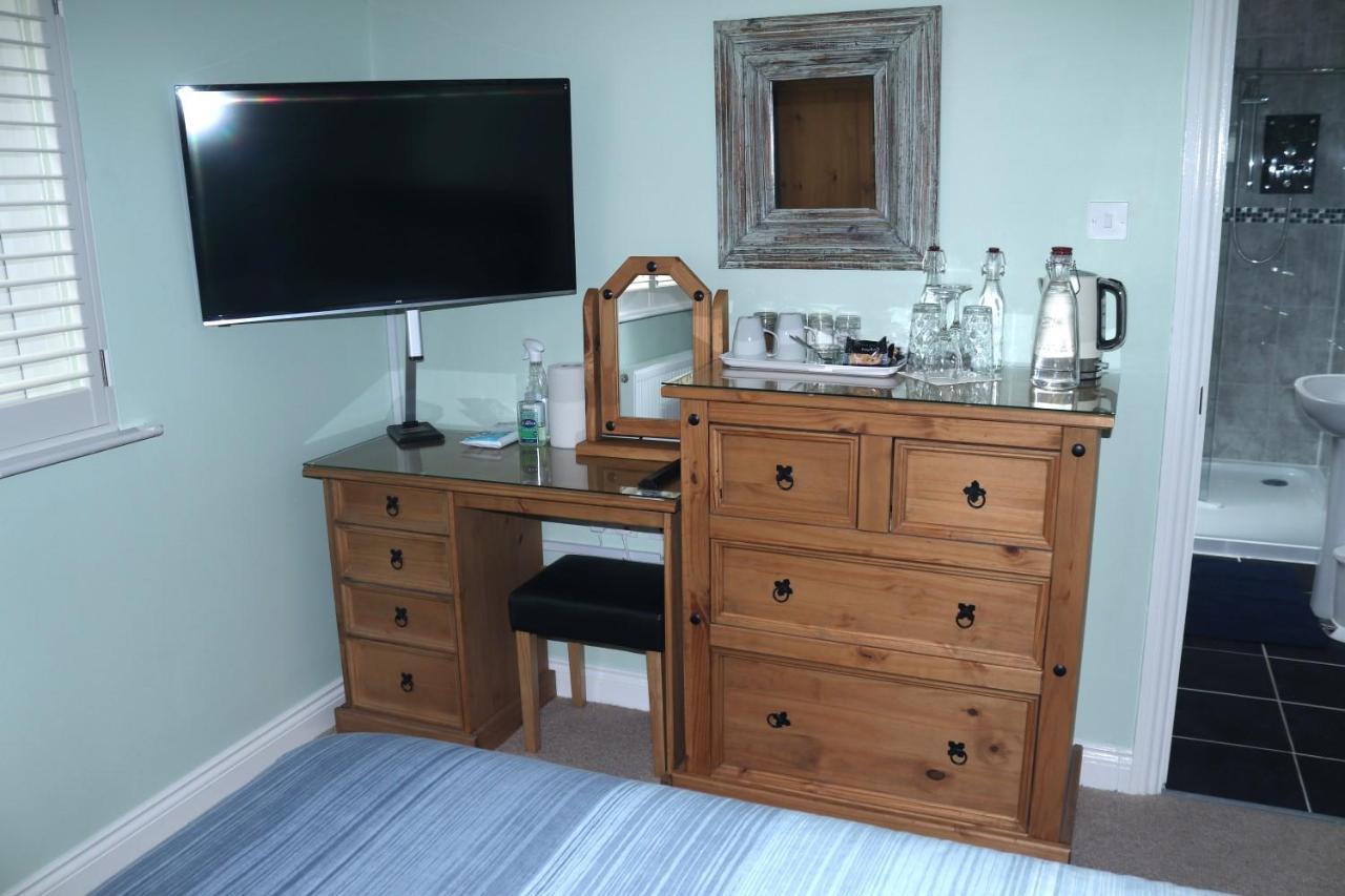 スウィンドン Highworth House Bed & Breakfast エクステリア 写真