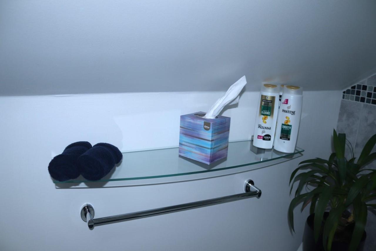 スウィンドン Highworth House Bed & Breakfast エクステリア 写真