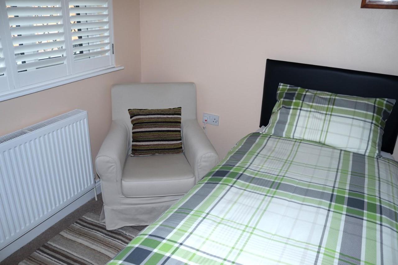 スウィンドン Highworth House Bed & Breakfast エクステリア 写真