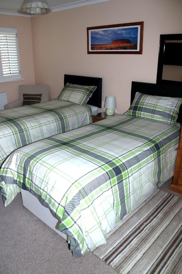 スウィンドン Highworth House Bed & Breakfast エクステリア 写真