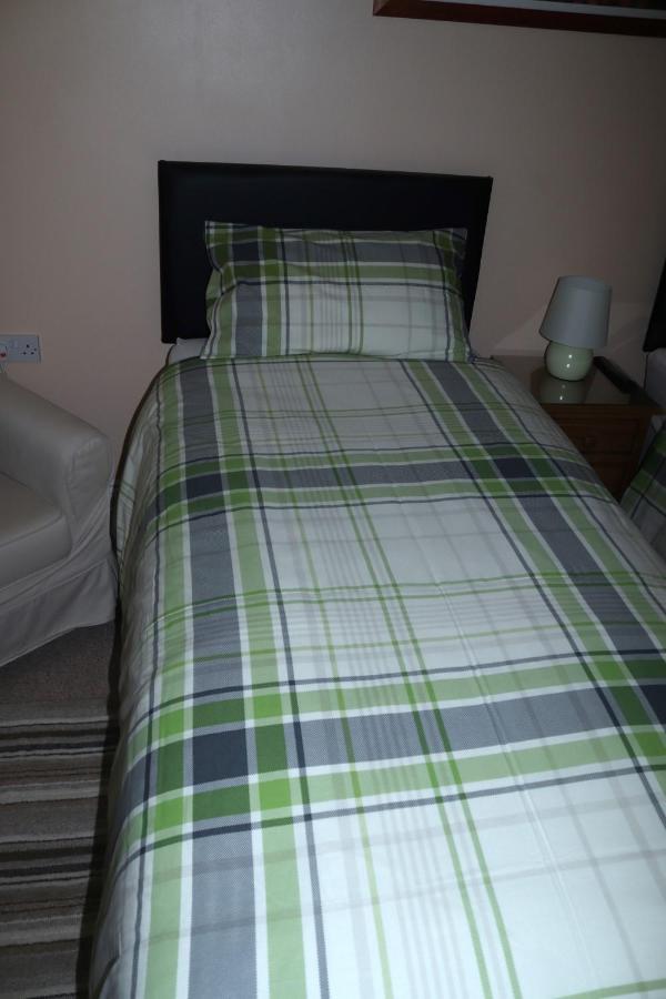 スウィンドン Highworth House Bed & Breakfast エクステリア 写真