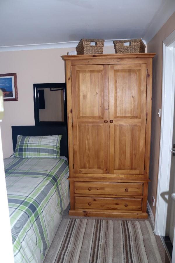 スウィンドン Highworth House Bed & Breakfast エクステリア 写真