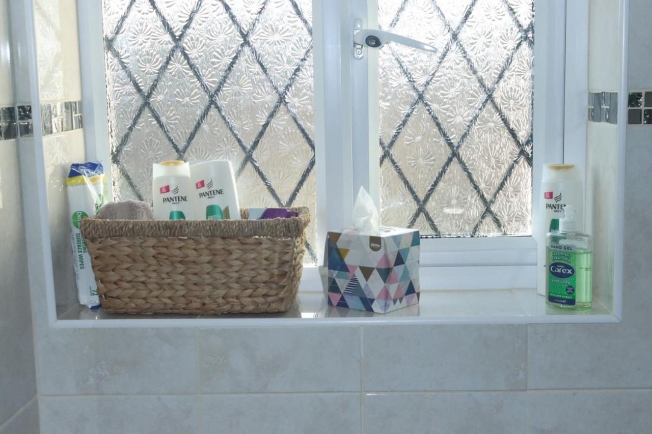 スウィンドン Highworth House Bed & Breakfast エクステリア 写真