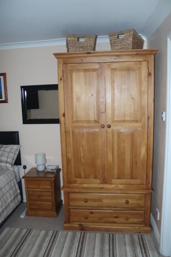 スウィンドン Highworth House Bed & Breakfast エクステリア 写真