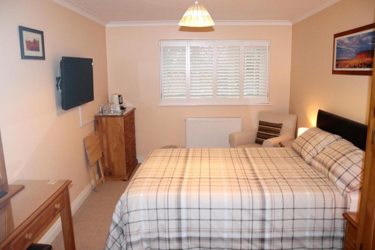 スウィンドン Highworth House Bed & Breakfast エクステリア 写真